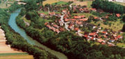 klick fr grosses Bild > das Dorf (116k)